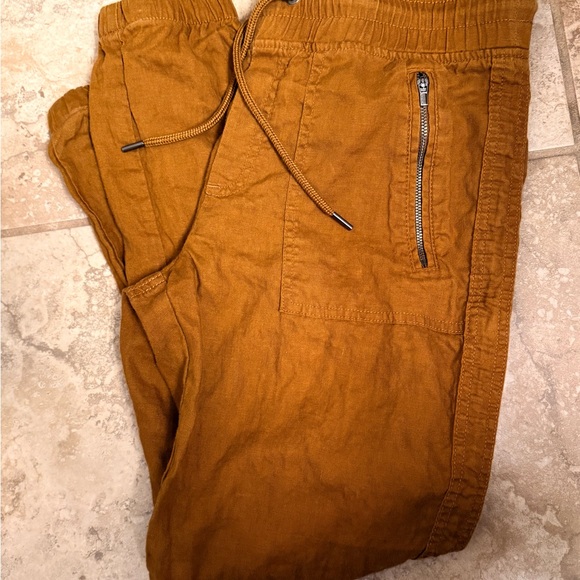 Athlete Cabo Linen Jogger in Toasted Ochre - Picture 4 of 9